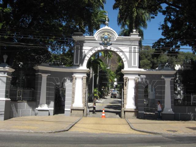 Redireciona para o site oficial do colégio militar do Rio de Janeiro